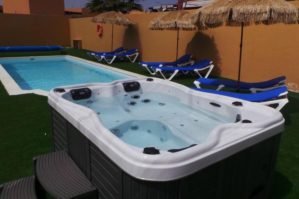 Luxury Villa At Golf Course Costa De Antigua Bagian luar foto